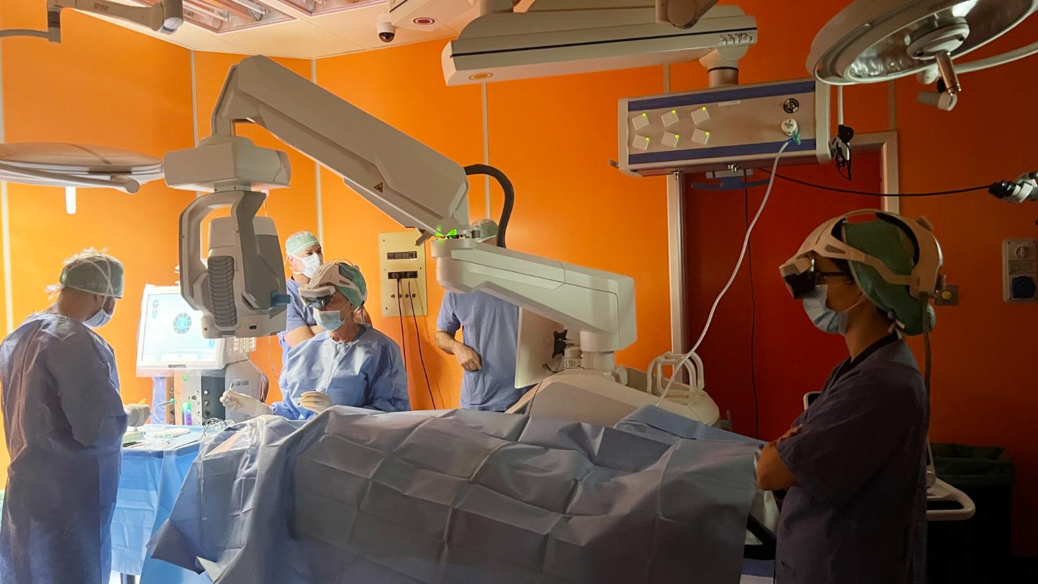  Chirurgia della cataratta e innovazione: il Koelliker primo in Italia con l’esoscopio 3D